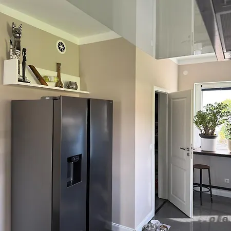 Modern Eco-friendly House With Terrace, Garden And Carport فيلة Dalberg